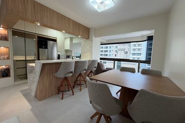 Apartamento &agrave; venda - 109m&sup2; - Meia Praia