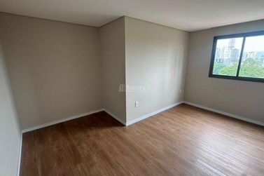 Apartamento &agrave; venda - 110m&sup2; - Meia Praia