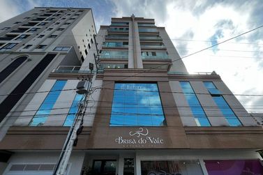 Apartamento &agrave; venda - 81m&sup2; - Meia Praia