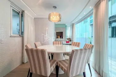 Apartamento &agrave; venda - 165m&sup2; - Centro