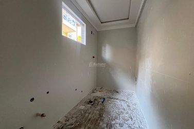 Casa &agrave; venda - 200m&sup2; - Canto da Praia