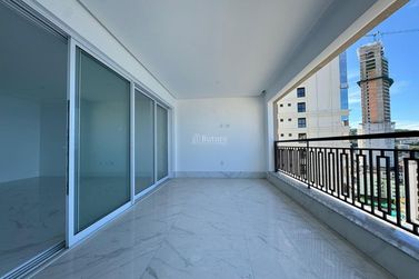 Apartamento &agrave; venda - 190m&sup2; - Centro