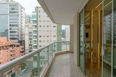 Apartamento &agrave; venda - 447m&sup2; - Centro