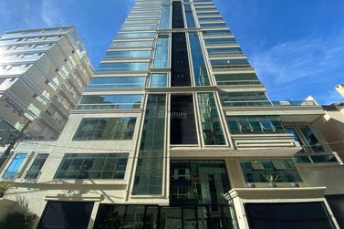 Apartamento &agrave; venda - 240m&sup2; - Meia Praia