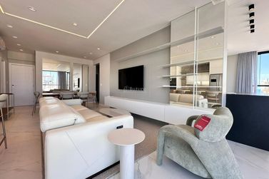 Apartamento &agrave; venda - 1382m&sup2; - Meia Praia