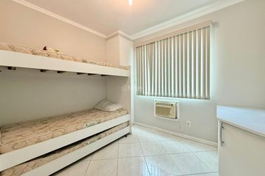 Apartamento &agrave; venda - 107m&sup2; - Meia Praia