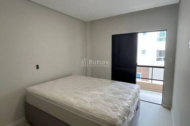 Apartamento &agrave; venda - 125m&sup2; - Meia Praia