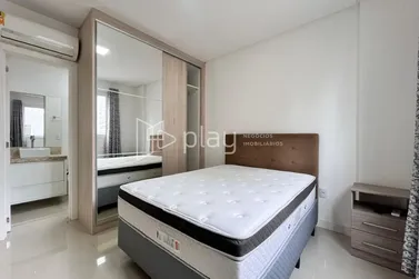Apartamento &agrave; venda - 110m&sup2; - Meia Praia