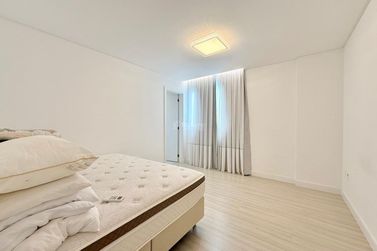 Apartamento &agrave; venda - 129m&sup2; - Meia Praia