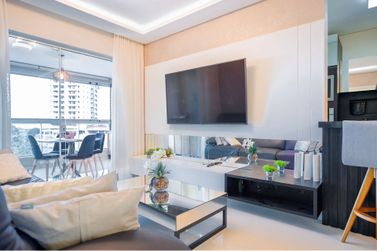 Apartamento &agrave; venda - 117m&sup2; - Meia Praia