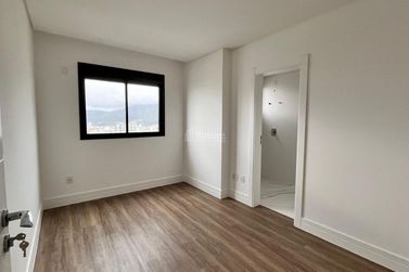 Apartamento &agrave; venda - 182m&sup2; - Meia Praia
