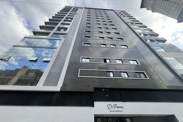 Apartamento &agrave; venda - 130m&sup2; - Meia Praia