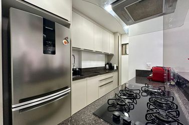 Apartamento &agrave; venda - 119m&sup2; - Meia Praia