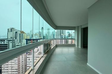 Apartamento &agrave; venda - 139m&sup2; - Centro