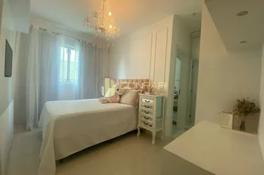 Apartamento &agrave; venda - 127m&sup2; - Meia Praia