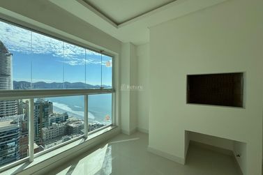 Apartamento &agrave; venda - 180m&sup2; - Meia Praia