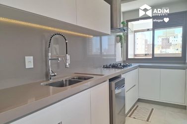 Apartamento para alugar - 145m&sup2; - Meia Praia
