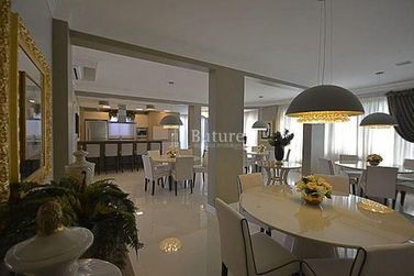 Apartamento &agrave; venda - 128m&sup2; - Meia Praia