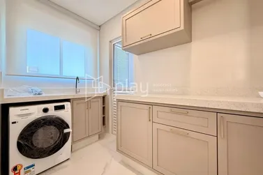 Apartamento &agrave; venda - 160m&sup2; - Meia Praia