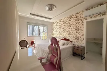 Apartamento &agrave; venda - 279m&sup2; - Meia Praia