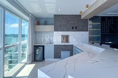 Apartamento &agrave; venda - 198m&sup2; - Meia Praia
