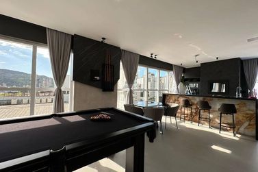 Apartamento &agrave; venda - Meia Praia