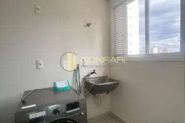 Apartamento para alugar - 132m&sup2; - Meia praia