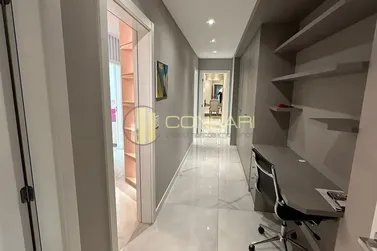 Apartamento &agrave; venda - 18250m&sup2; - meia praia