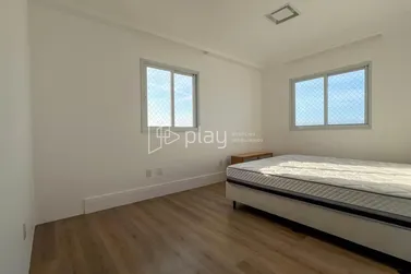 Apartamento &agrave; venda - 160m&sup2; - Meia Praia