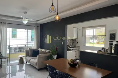 Apartamento &agrave; venda - 120m&sup2; - Meia praia