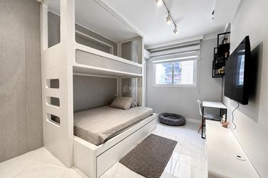 Apartamento &agrave; venda - 145m&sup2; - Meia Praia