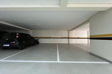 Apartamento &agrave; venda - 129m&sup2; - Meia Praia