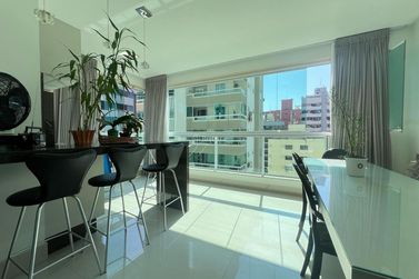 Apartamento &agrave; venda - 171m&sup2; - Meia Praia