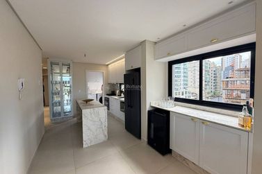 Apartamento &agrave; venda - Meia Praia