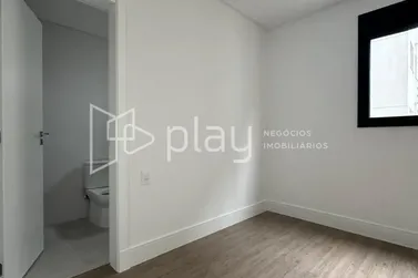 Apartamento &agrave; venda - 132m&sup2; - Meia Praia