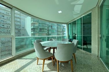 Apartamento &agrave; venda - 350m&sup2; - Meia Praia