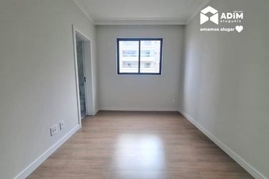 Apartamento para alugar - 110m&sup2; - Meia Praia