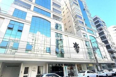 Apartamento &agrave; venda - 128m&sup2; - Meia Praia