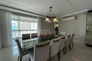 Apartamento &agrave; venda - 228m&sup2; - Meia Praia