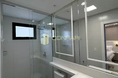 Apartamento &agrave; venda - 180m&sup2; - Meia Praia