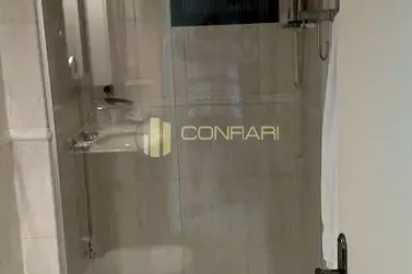 Apartamento &agrave; venda - 130m&sup2; - Meia Praia