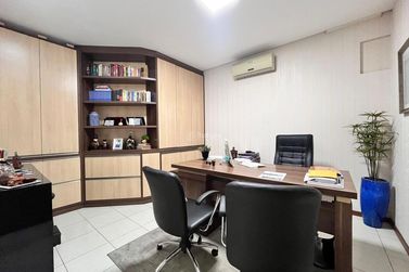 Sala Comercial &agrave; venda - 67m&sup2; - Meia Praia