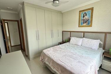 Apartamento &agrave; venda - 140m&sup2; - Centro
