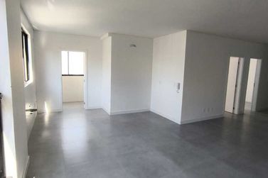 Apartamento &agrave; venda - 104m&sup2; - Meia Praia