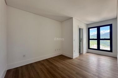 Apartamento &agrave; venda - 208m&sup2; - Centro