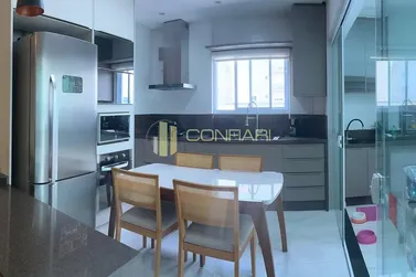Apartamento &agrave; venda - 133m&sup2; - Meia Praia