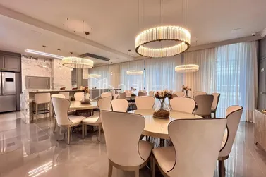 Apartamento &agrave; venda - 163m&sup2; - Meia Praia