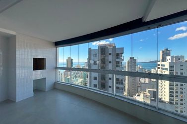 Apartamento &agrave; venda - 129m&sup2; - Meia Praia