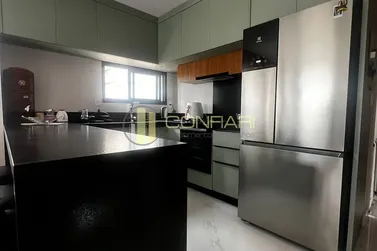 Apartamento &agrave; venda - 101m&sup2; - Meia Praia