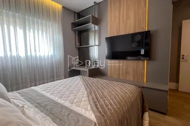 Apartamento &agrave; venda - 140m&sup2; - Meia Praia